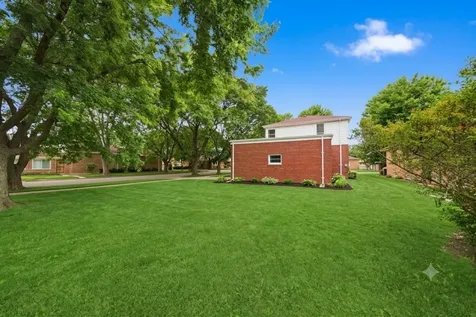 11659 South Maplewood Avenue Chicago IL 60655