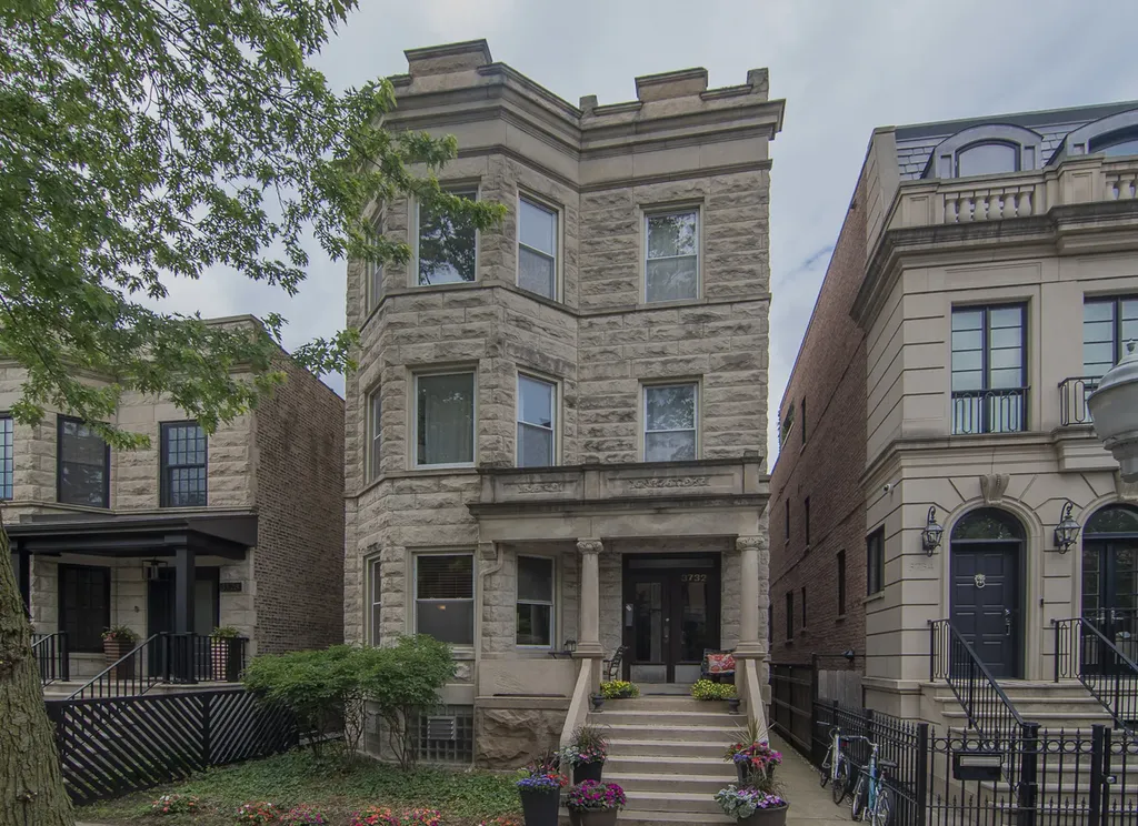 3732 North Wayne Avenue Chicago IL 60613
