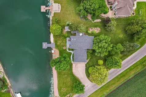 102 Lake View Drive Fairbury IL 61739