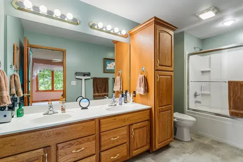 102 Lake View Drive Fairbury IL 61739