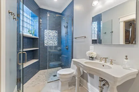 841 West Wellington Avenue Chicago IL 60657