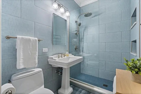841 West Wellington Avenue Chicago IL 60657