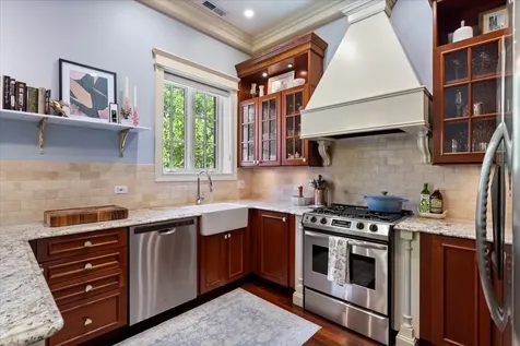 841 West Wellington Avenue Chicago IL 60657
