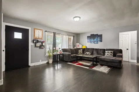251 West 10th Street Chicago Heights IL 60411
