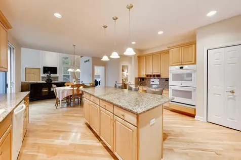 411 Periwinkle Way Prospect Heights IL 60070