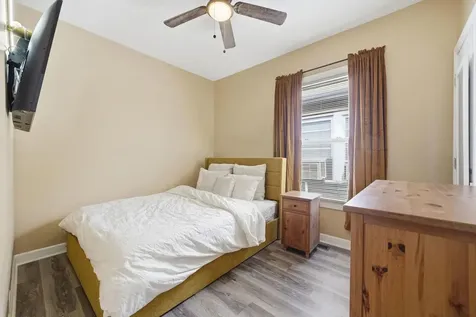 10747 South Forest Avenue Chicago IL 60628