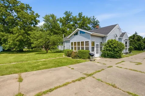 2017 Colona Road East Moline IL 61244