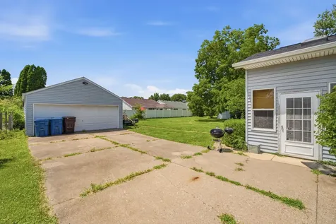 2017 Colona Road East Moline IL 61244