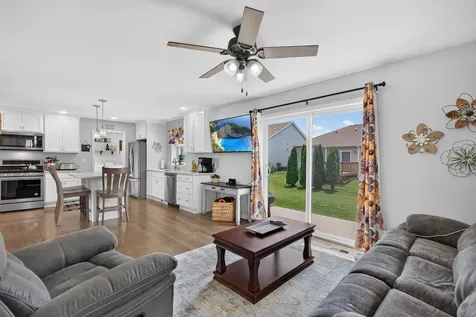 22 West Bluebell Avenue Cortland IL 60112