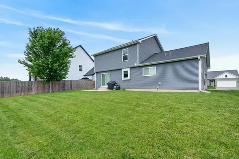 22 West Bluebell Avenue Cortland IL 60112