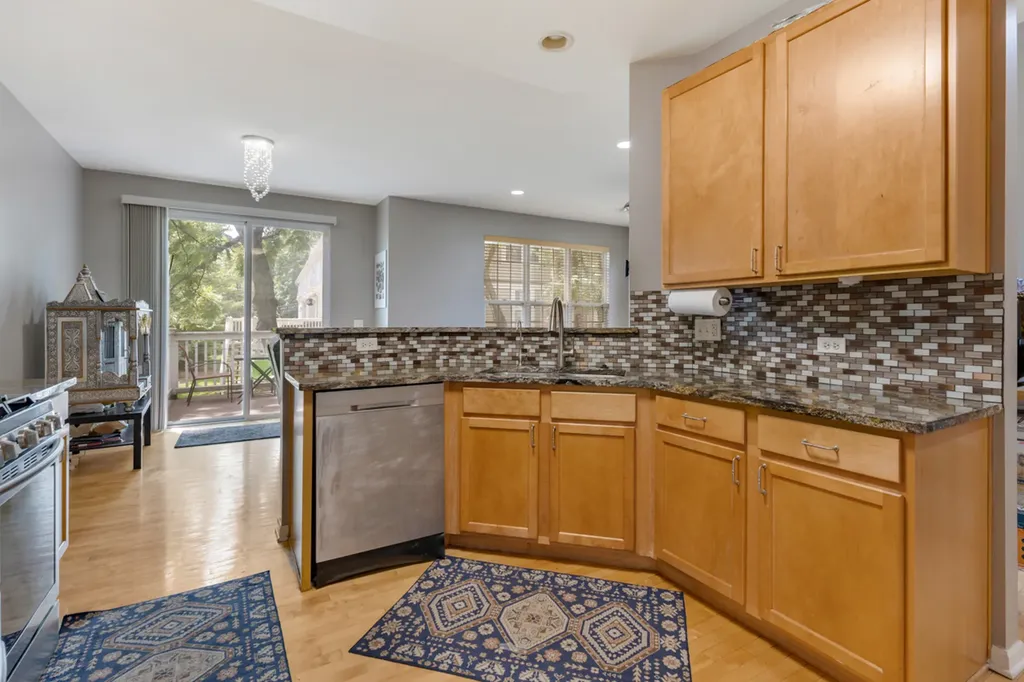 460 Vaughn Circle Aurora IL 60502
