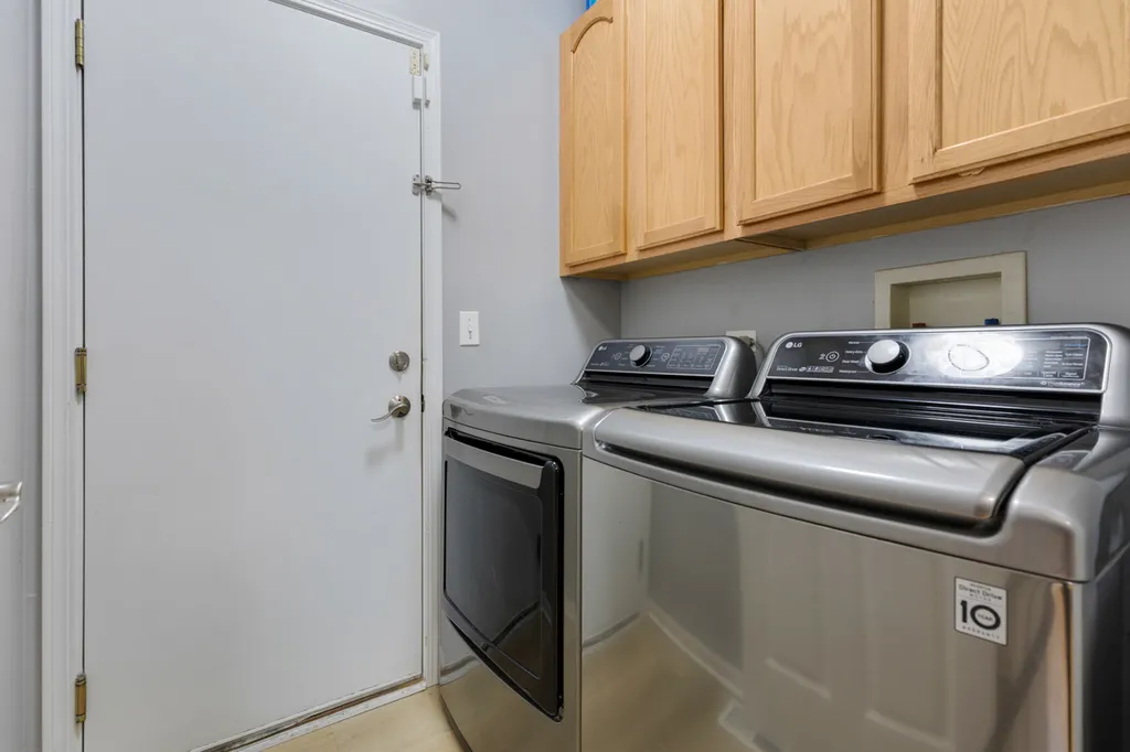 460 Vaughn Circle Aurora IL 60502