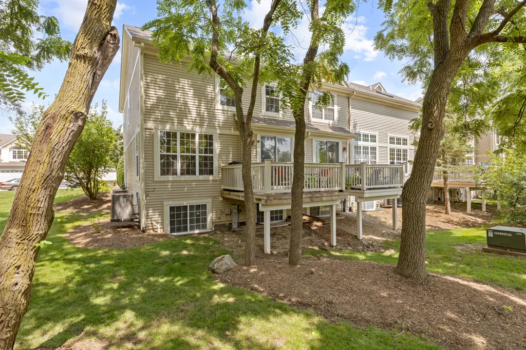 460 Vaughn Circle Aurora IL 60502