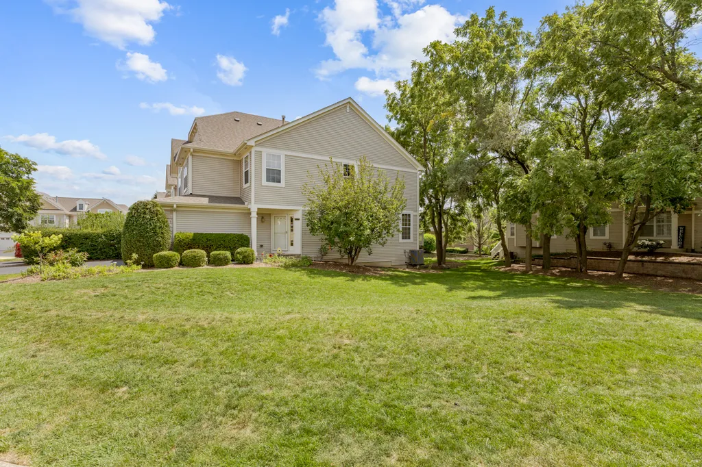 460 Vaughn Circle Aurora IL 60502