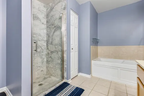 460 Vaughn Circle Aurora IL 60502