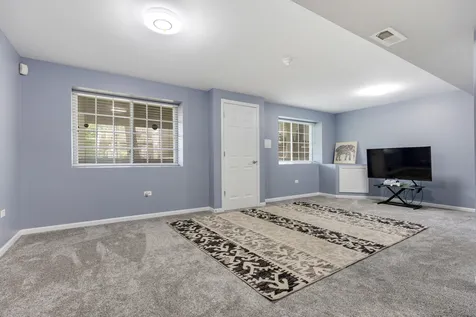 460 Vaughn Circle Aurora IL 60502