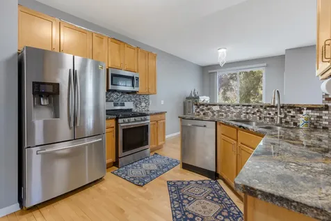460 Vaughn Circle Aurora IL 60502