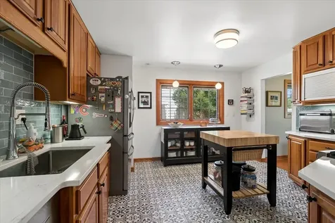411 Drake Street Libertyville IL 60048