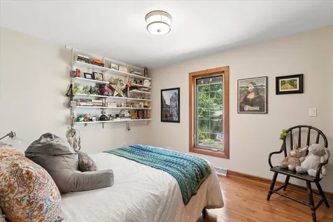 411 Drake Street Libertyville IL 60048