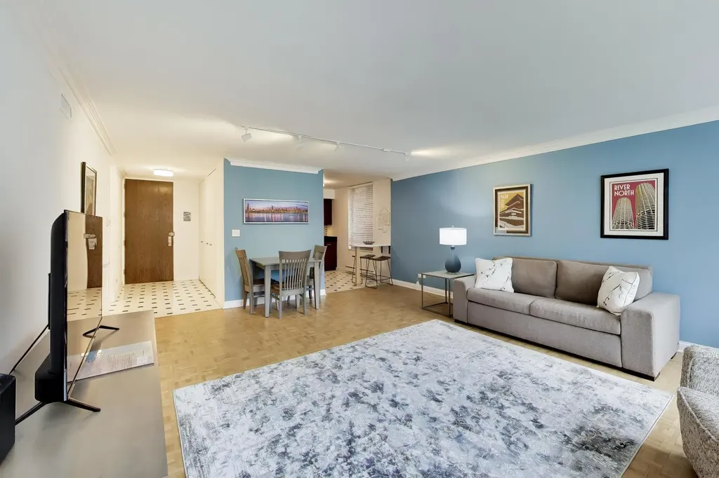 201 East Chestnut Street Chicago IL 60611