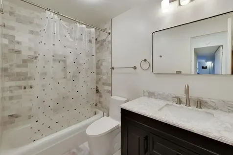 201 East Chestnut Street Chicago IL 60611