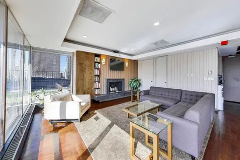 201 East Chestnut Street Chicago IL 60611