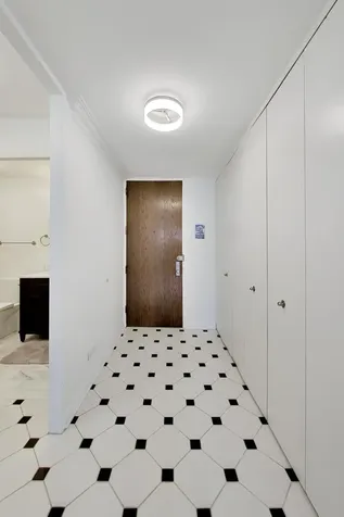 201 East Chestnut Street Chicago IL 60611