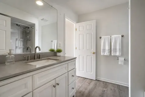 880 North Lakeside Drive Vernon Hills IL 60061