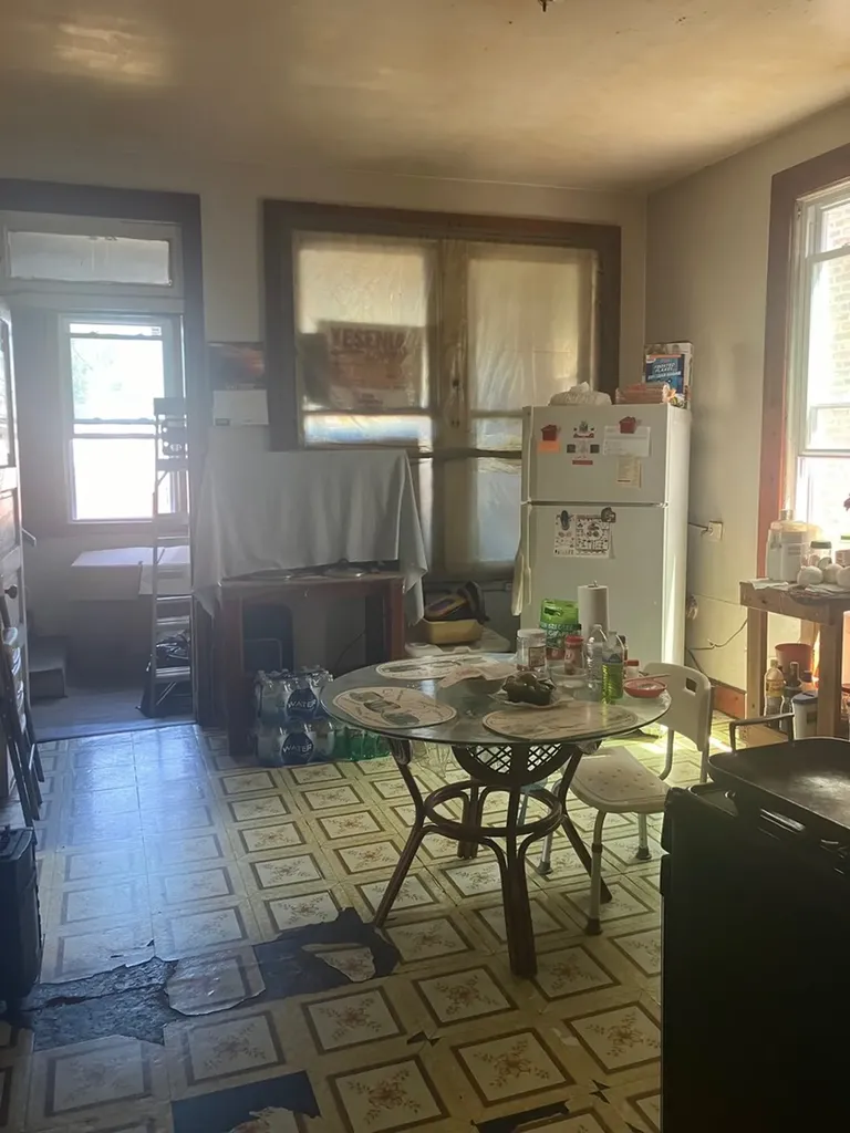 2857 South Tripp Avenue Chicago IL 60623