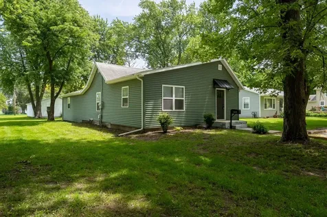 314 North 2nd Avenue Chenoa IL 61726