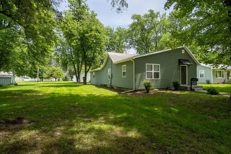 314 North 2nd Avenue Chenoa IL 61726