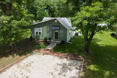 314 North 2nd Avenue Chenoa IL 61726