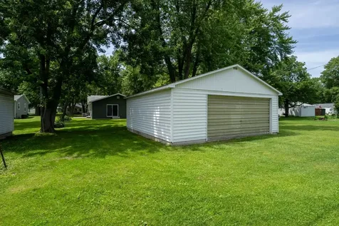 314 North 2nd Avenue Chenoa IL 61726