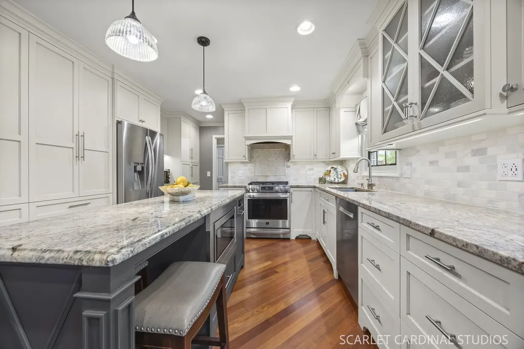 85 Claremont Drive Naperville IL 60540