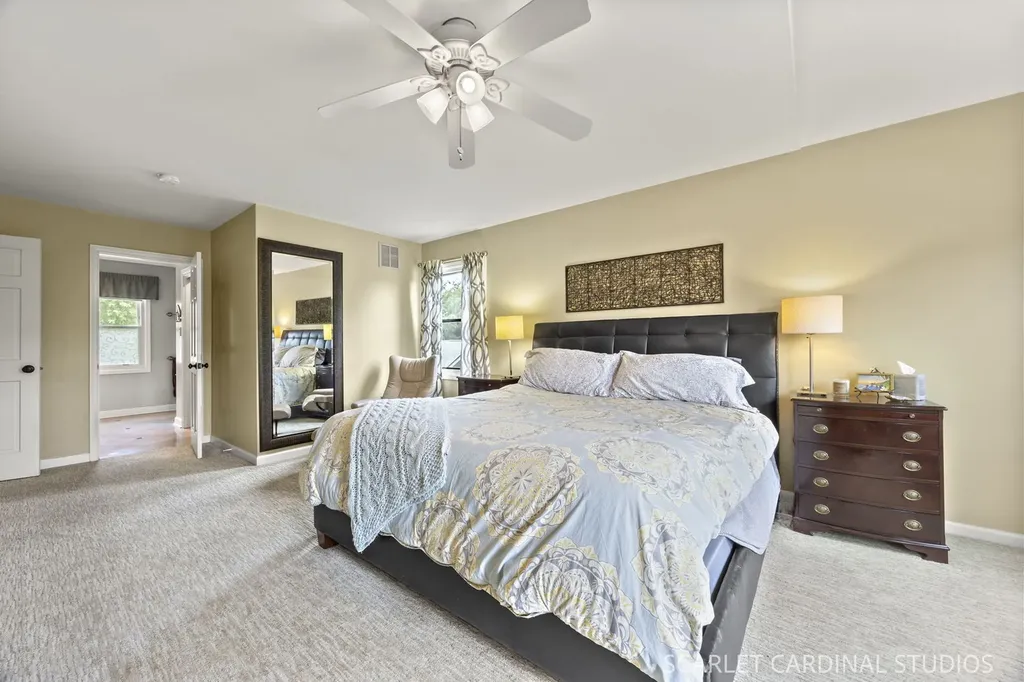 85 Claremont Drive Naperville IL 60540