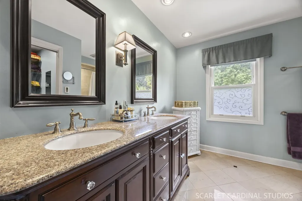 85 Claremont Drive Naperville IL 60540