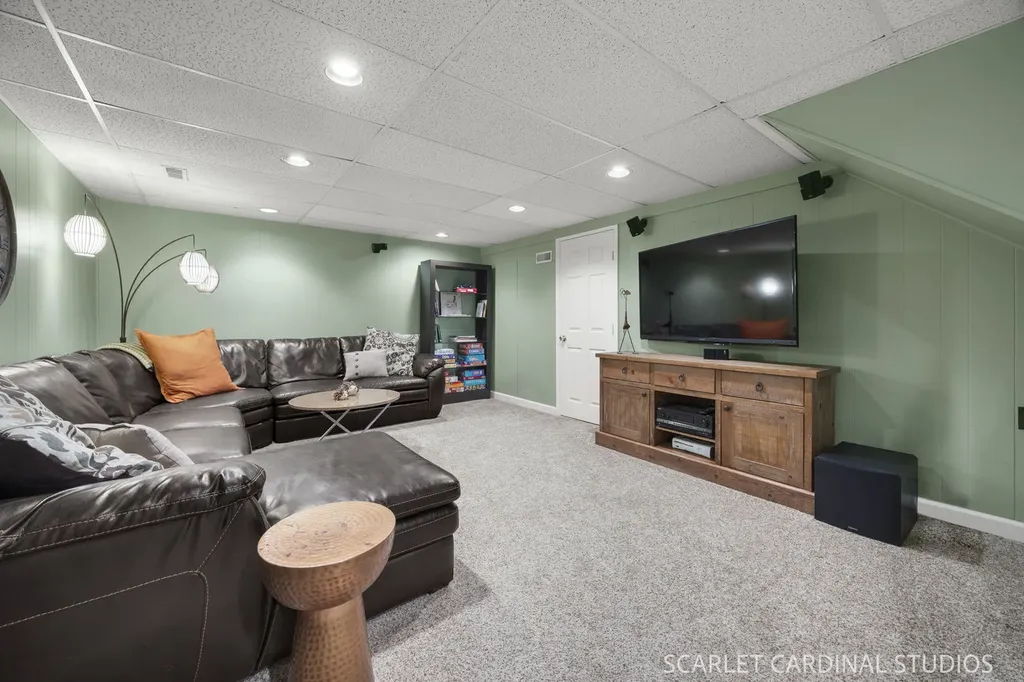 85 Claremont Drive Naperville IL 60540