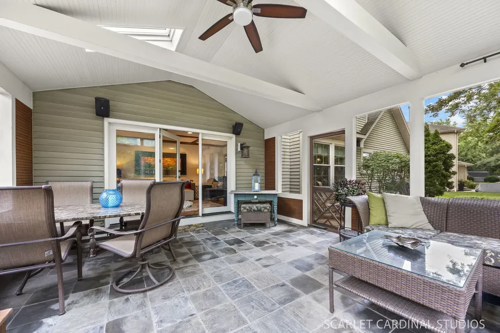 85 Claremont Drive Naperville IL 60540
