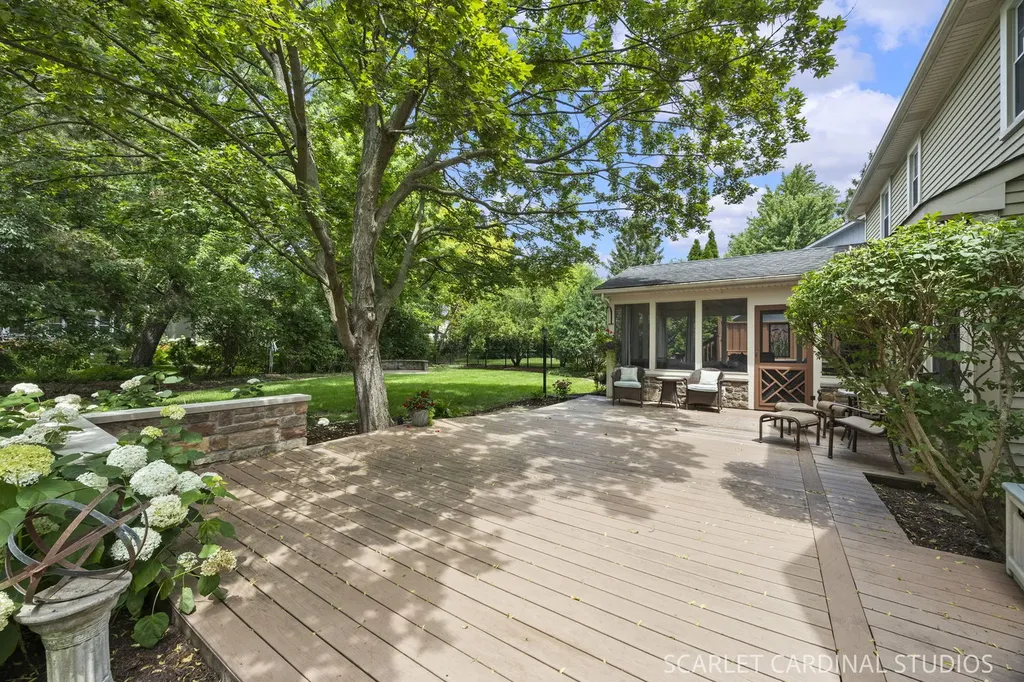 85 Claremont Drive Naperville IL 60540