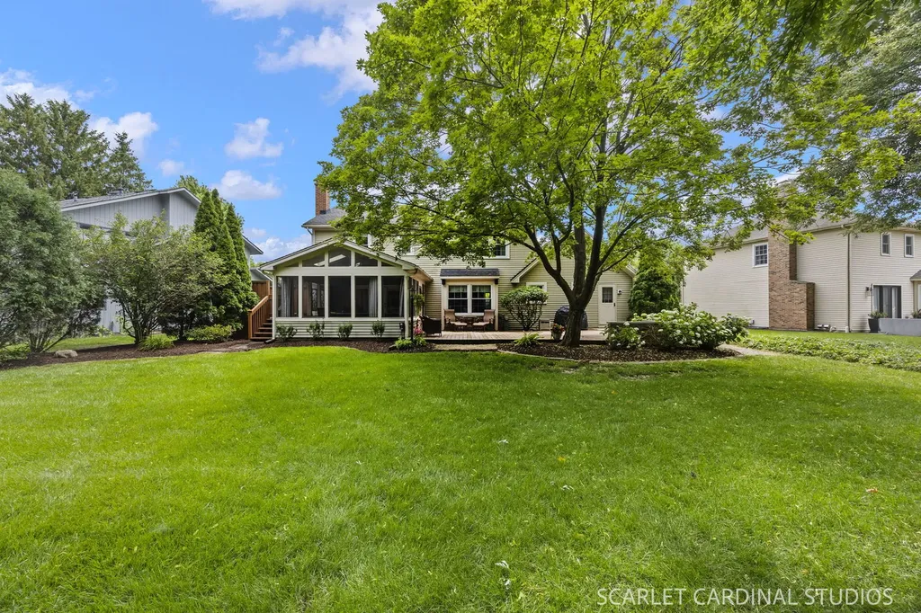 85 Claremont Drive Naperville IL 60540
