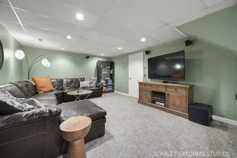 85 Claremont Drive Naperville IL 60540