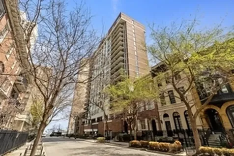 71 East Division Street Chicago IL 60610