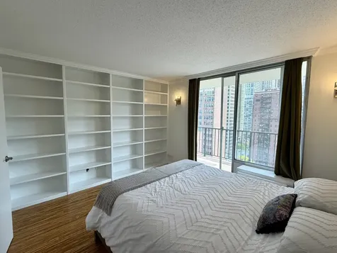 71 East Division Street Chicago IL 60610