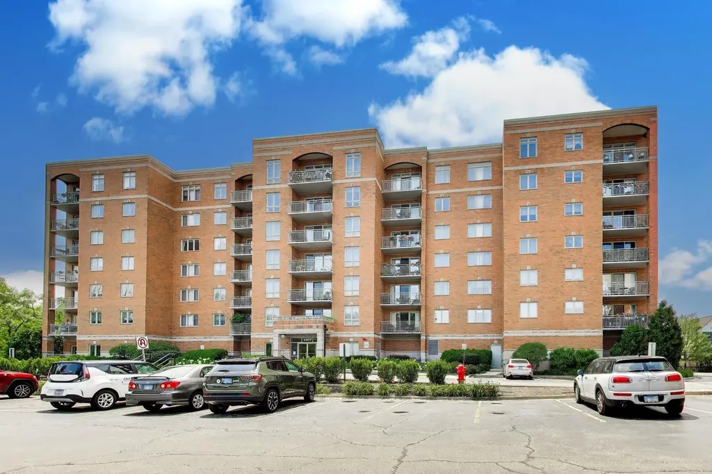 6807 North Milwaukee Avenue Niles IL 60714