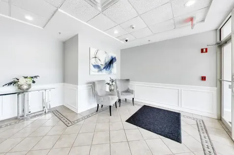 6807 North Milwaukee Avenue Niles IL 60714