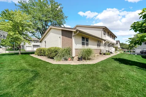 317 Lincoln Court Bloomingdale IL 60108