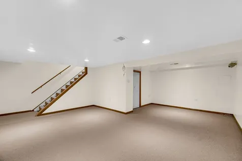 317 Lincoln Court Bloomingdale IL 60108