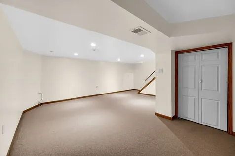317 Lincoln Court Bloomingdale IL 60108