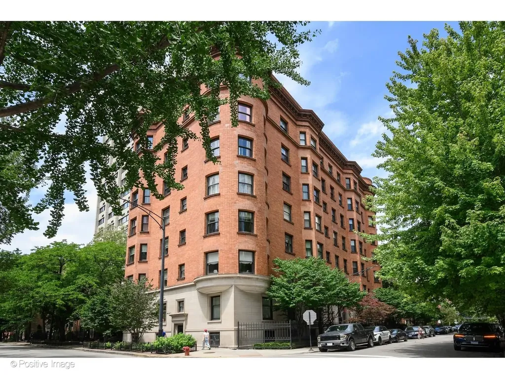 1210 North Astor Street Chicago IL 60610