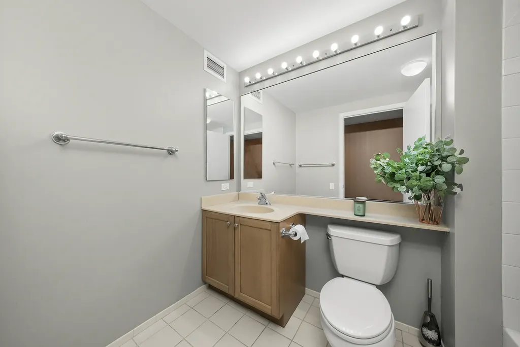 400 North La Salle Drive Chicago IL 60654